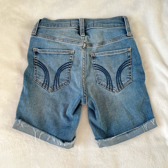 Free!🔥 Hollister shorts - Picture 2 of 2